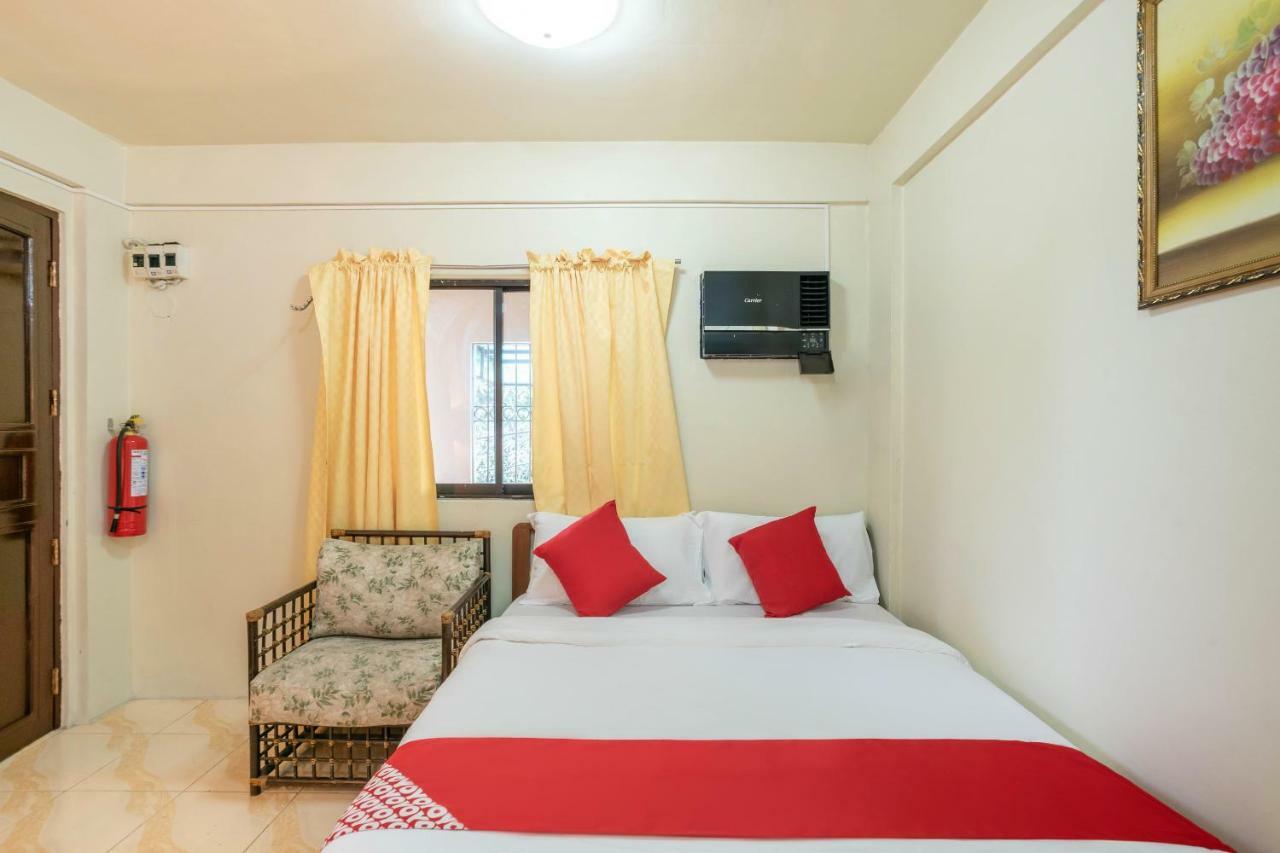 Conrado'S Apartelle Paranaque City Exterior photo