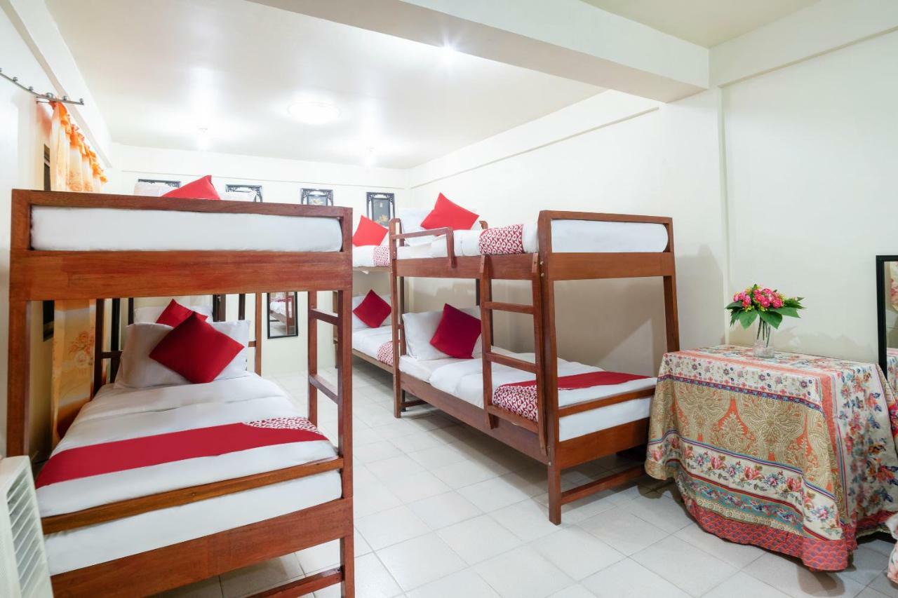 Conrado'S Apartelle Paranaque City Exterior photo