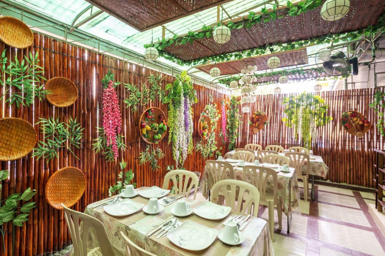 Conrado'S Apartelle Paranaque City Exterior photo