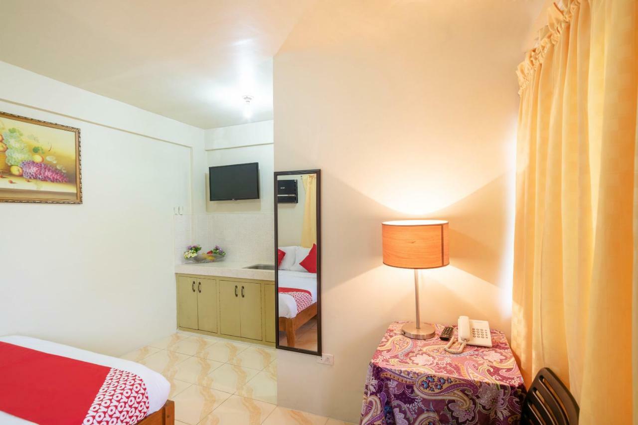 Conrado'S Apartelle Paranaque City Exterior photo